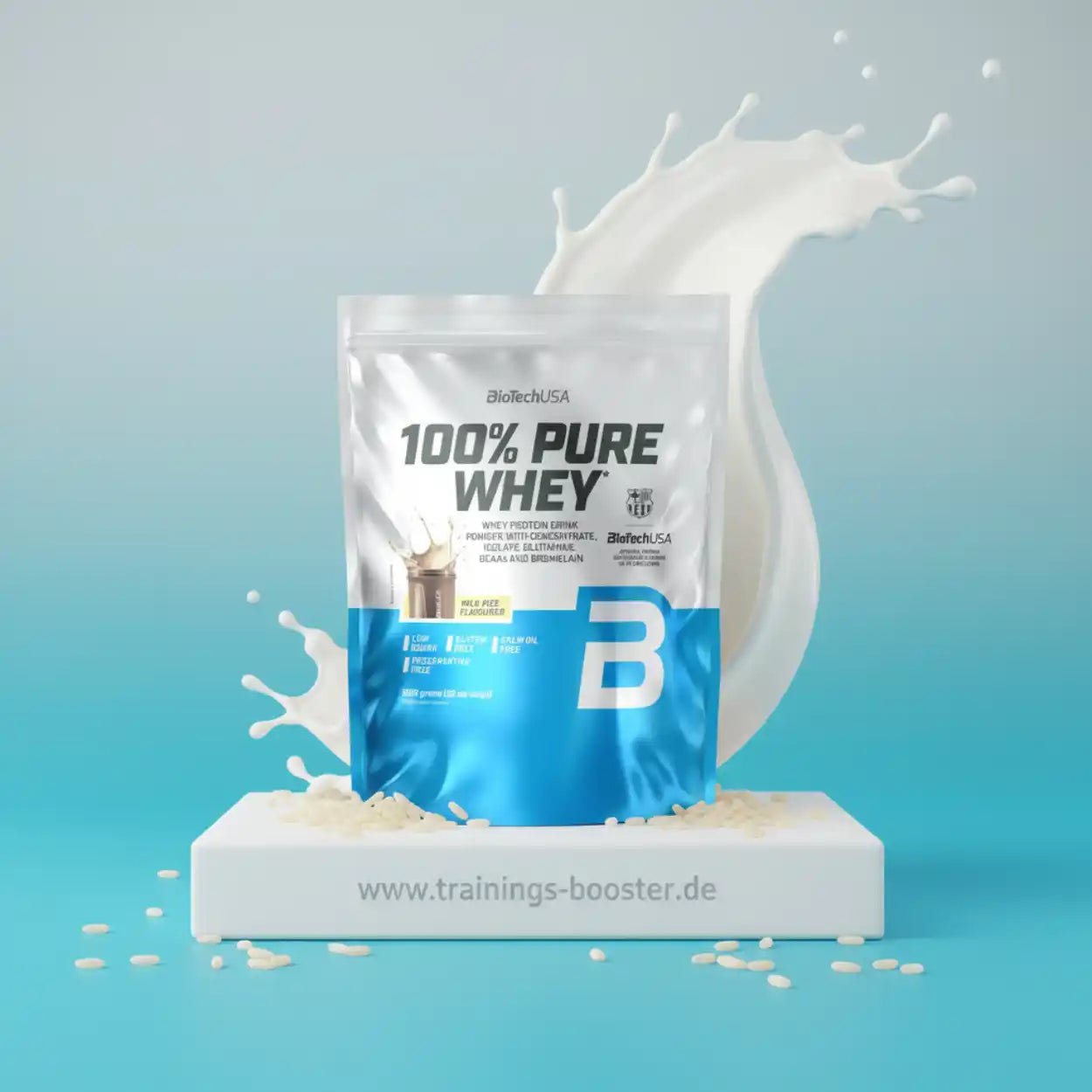100% Pure Whey Protein von BioTechUSA mit Milchspritzern und blauem Hintergrund