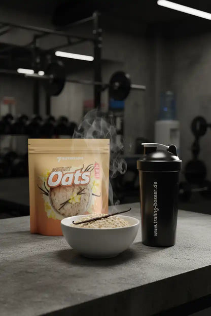 Instant Haferflocken mit Vanille und Shaker im Fitnessstudio