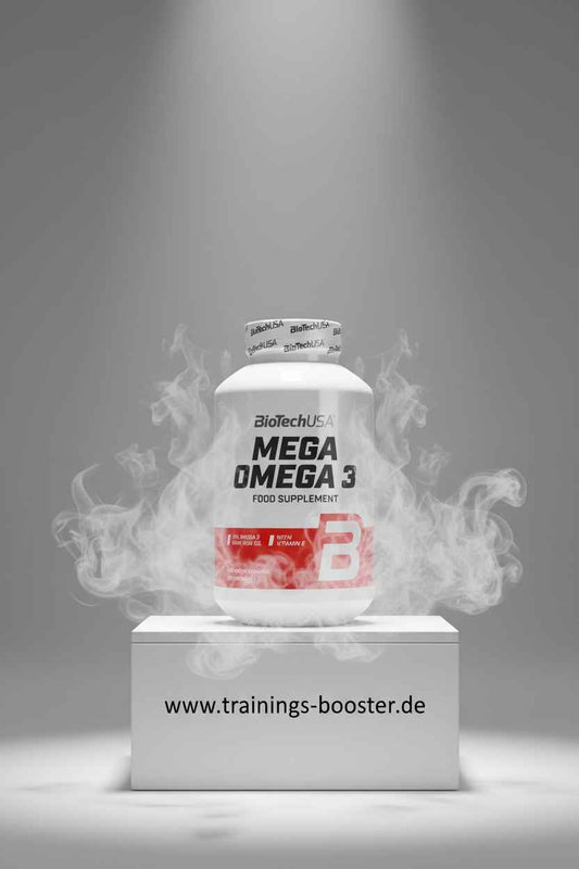 BioTechUSA Mega Omega 3 Nahrungsergänzungsmittel auf weißem Podest mit Rauch-Effekt
