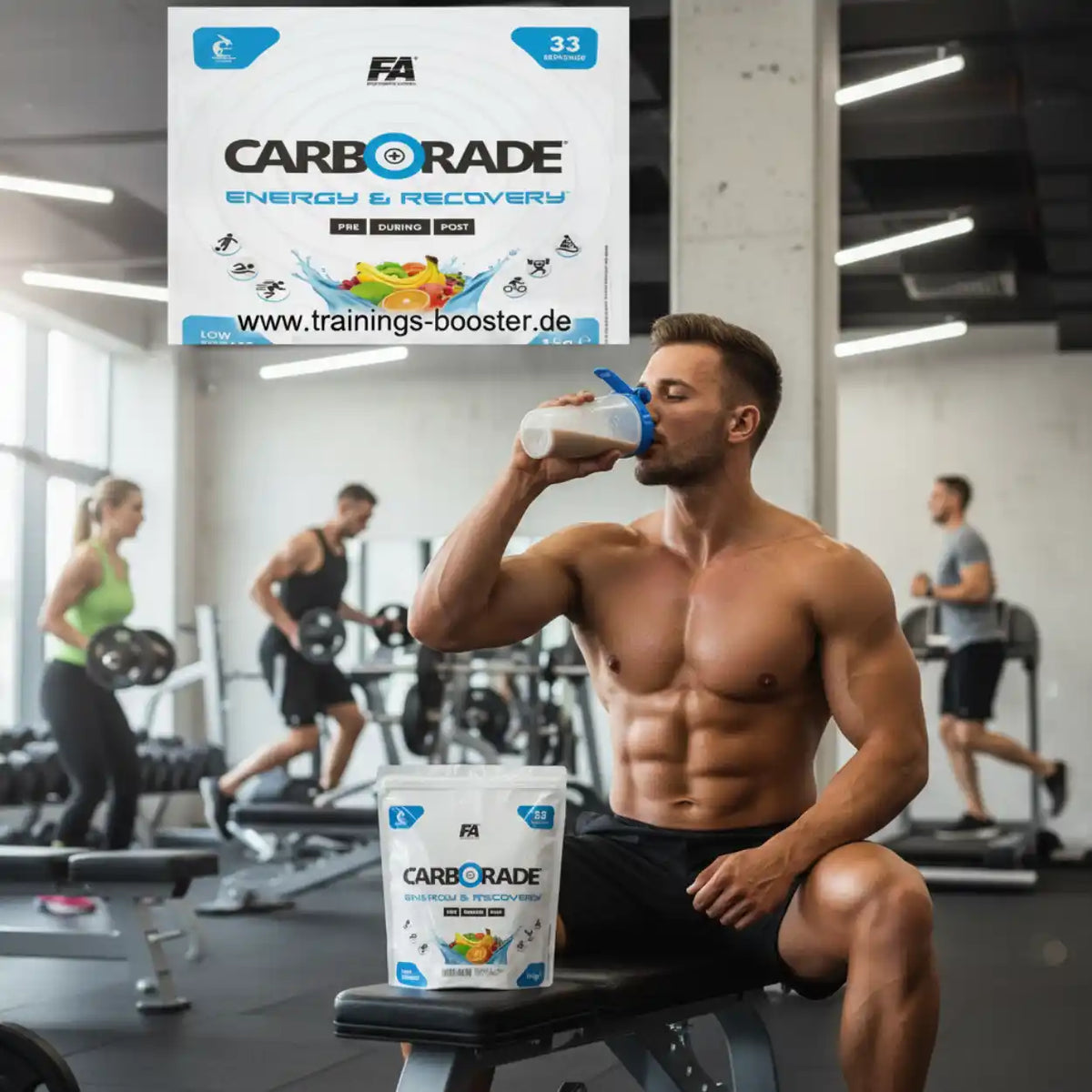 Muskulöser Mann trinkt FA Nutrition Carborade Kohlenhydrat Pulver im Fitnessstudio.