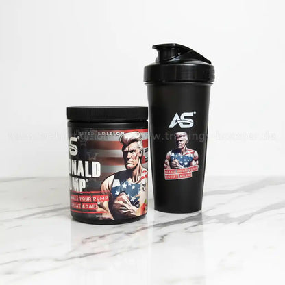 Donald Pump Pre-Workout Booster und AS Shaker mit USA-Design auf Marmor