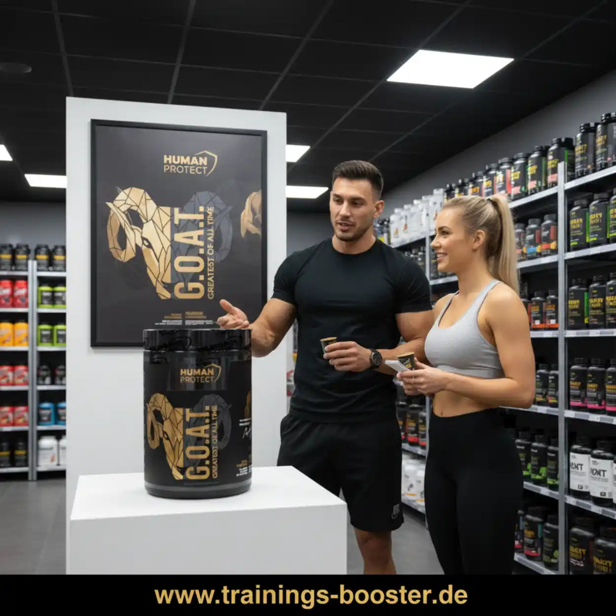 Mann und Frau präsentieren Human Protect G.O.A.T. Sportnahrung im Supplement-Shop.