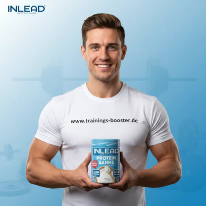 Muskulöser Mann hält INLEAD Protein Sahne – ideal für Sportler und Fitness-Booster