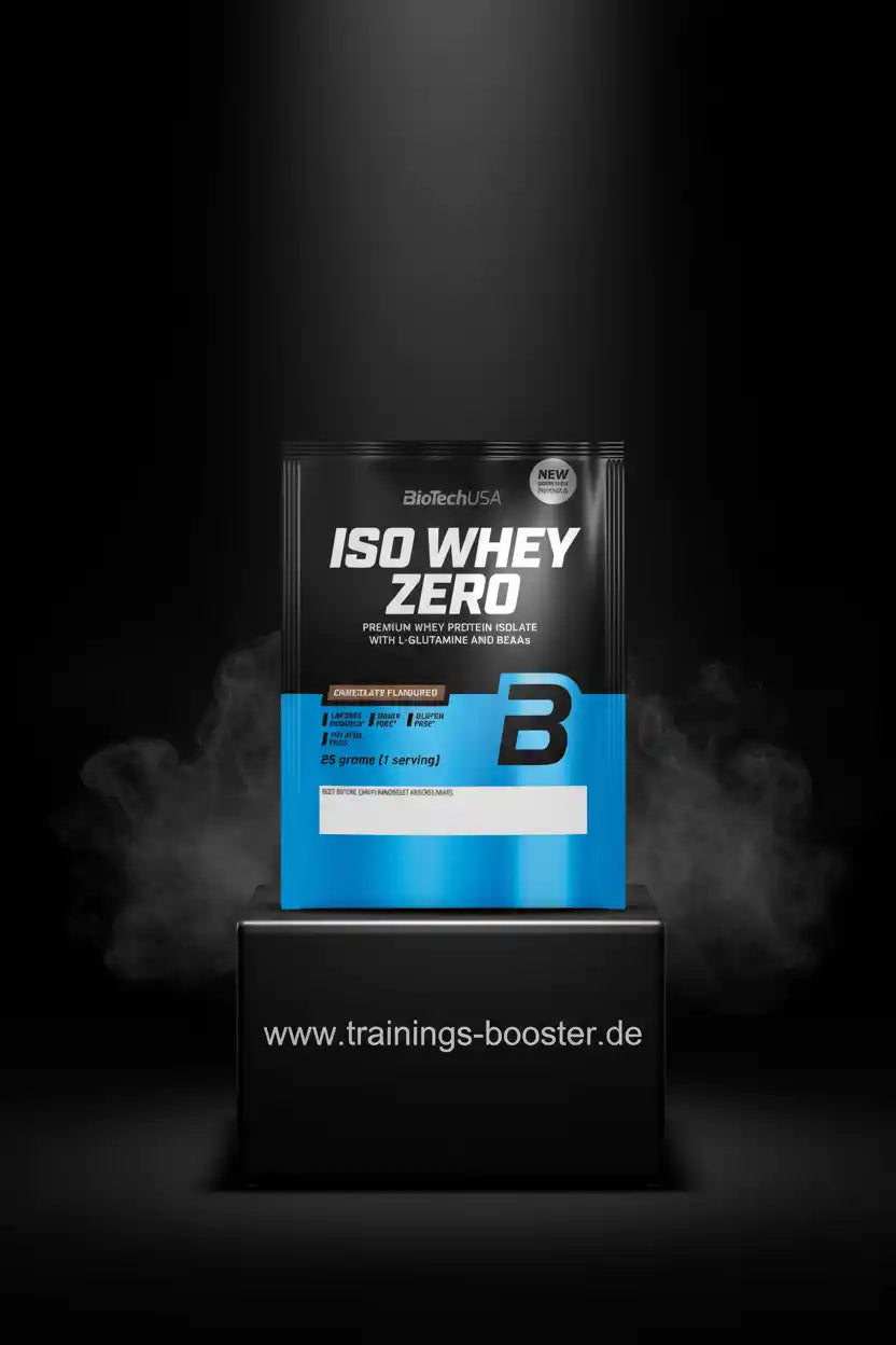 ISO WHEY ZERO Proteinpulver von BioTechUSA, Schokoladen-Geschmack, auf schwarzem Podest mit Raucheffekt