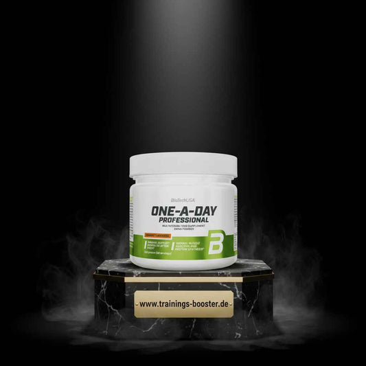 BioTechUSA One-A-Day Professional Multivitamin Pulver auf Marmorsockel mit Raucheffekt