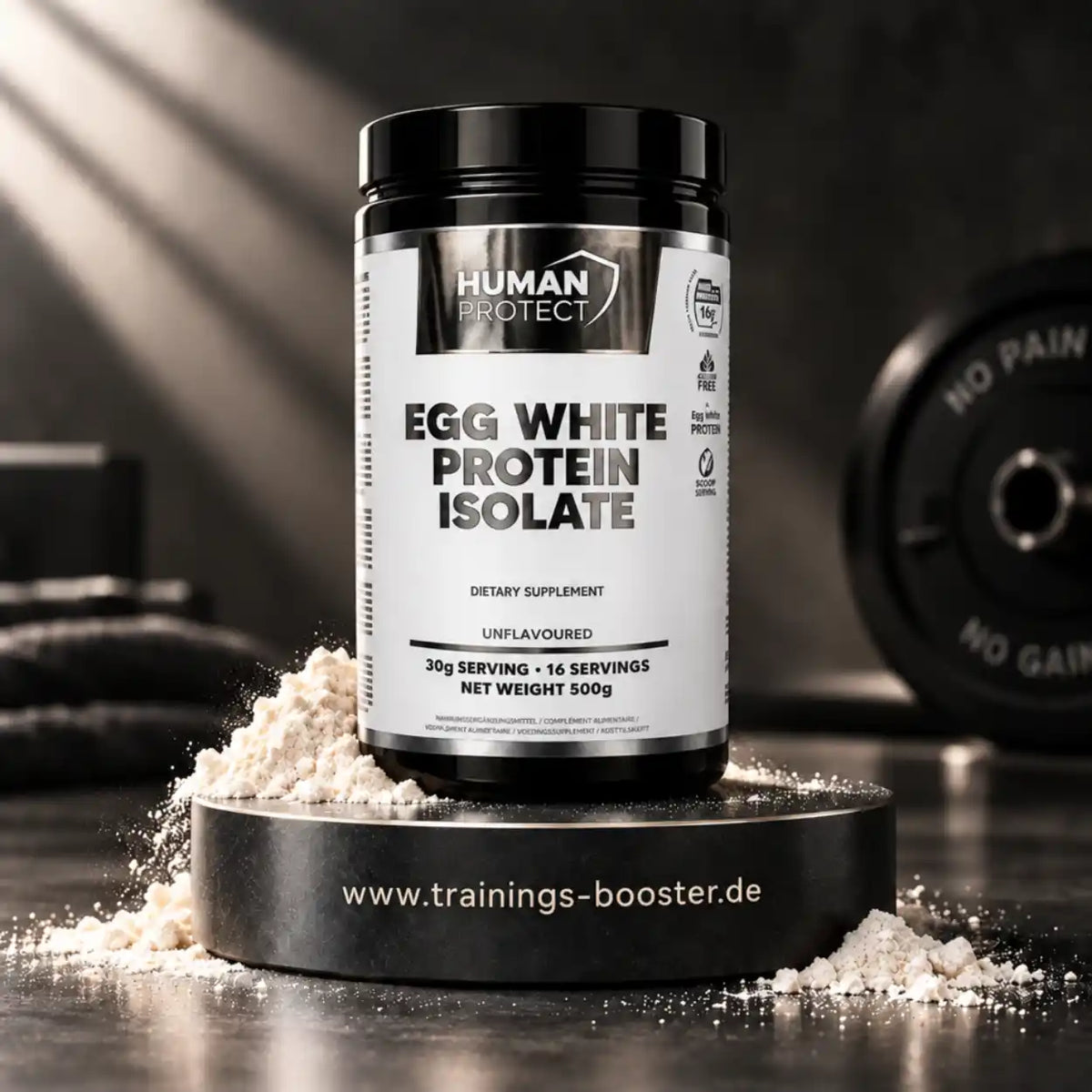 Human Potect Egg White Protein Isolate, 500g, ungeschmackt, auf einem Podest mit Proteinpulver.