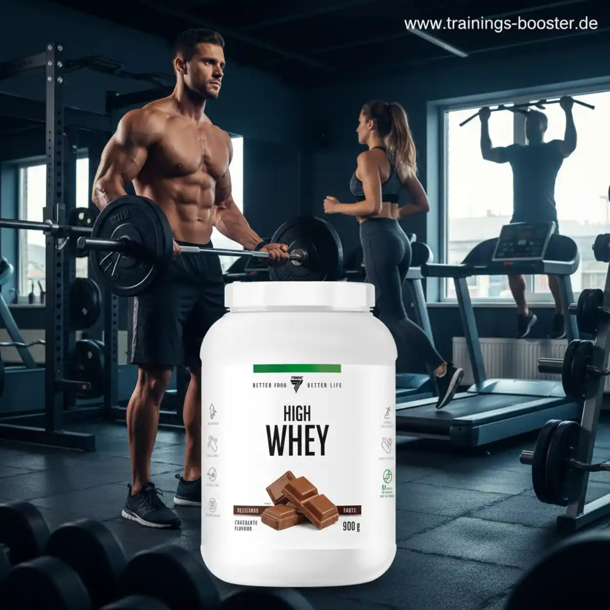 High Whey Proteinpulver in der Dose vor Fitnessstudio-Hintergrund