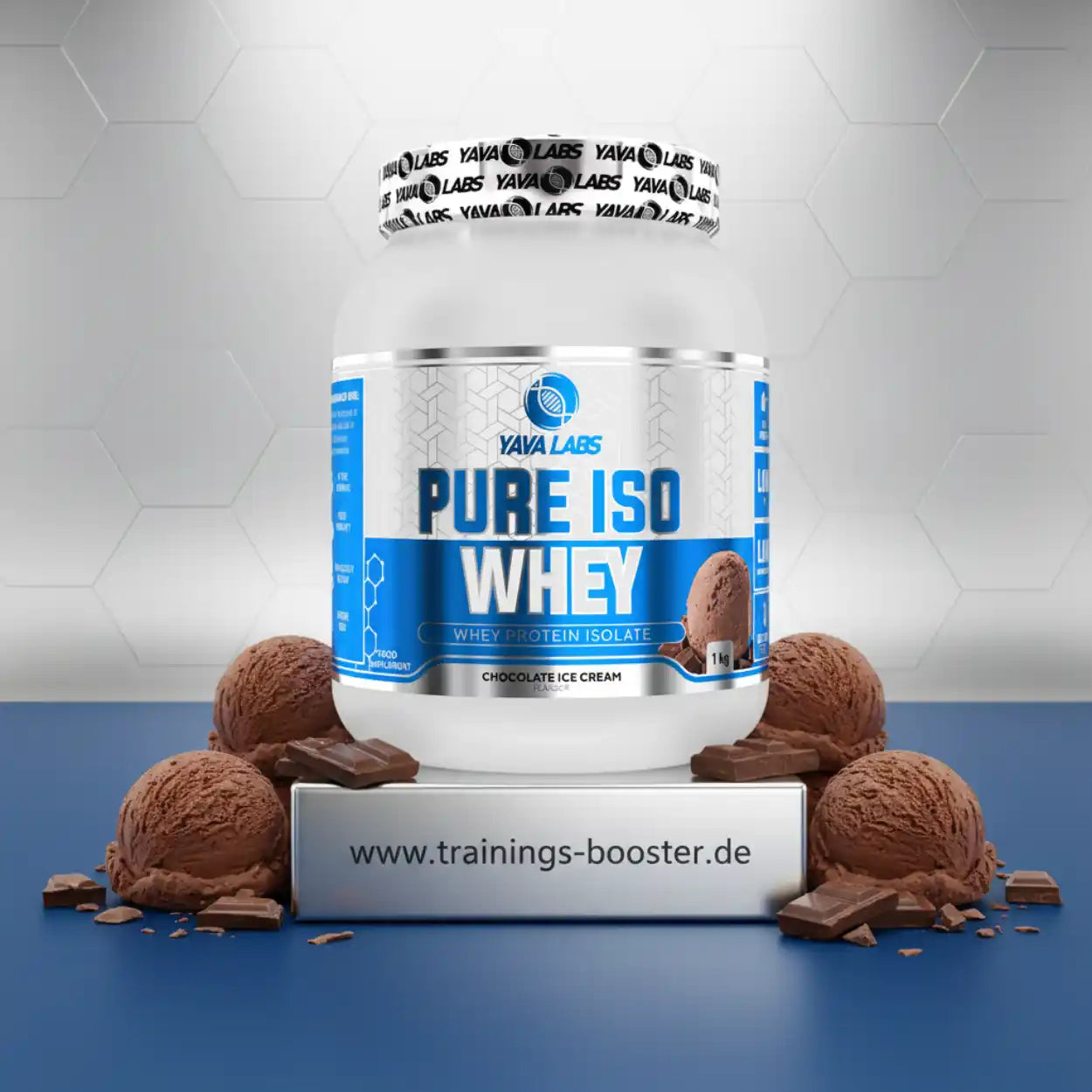 Yaya Labs Pure Iso Whey Protein Isolat, Schokoladeneis-Geschmack, umgeben von Eisbällchen und Schokolade